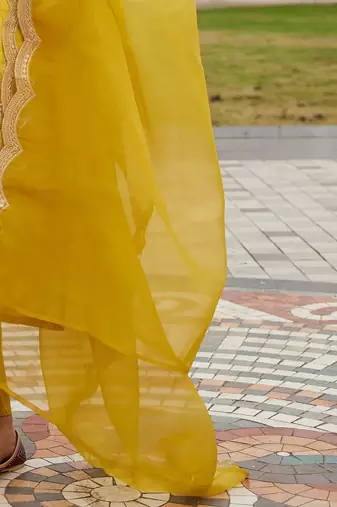 Women Ethnic Motifs Embroidered Regular Kurta with Trousers & With Dupatta