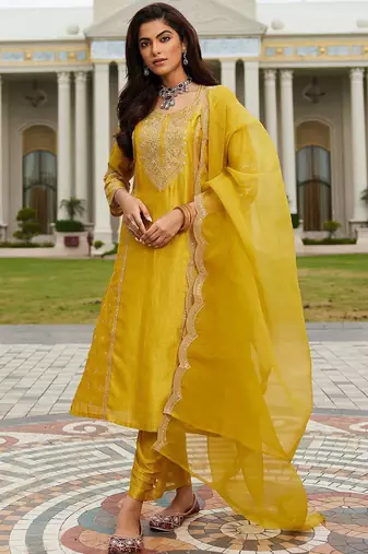 Women Ethnic Motifs Embroidered Regular Kurta with Trousers & With Dupatta