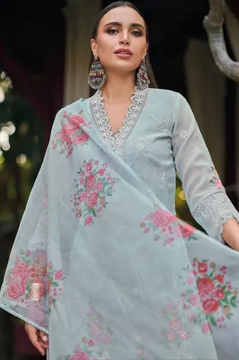 Women Floral Embroidered Regular Thread Work Kurta with Trousers & With Dupatta