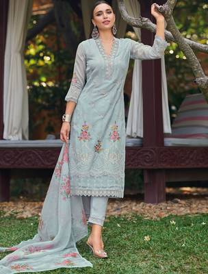 Women Floral Embroidered Regular Thread Work Kurta with Trousers & With Dupatta 2