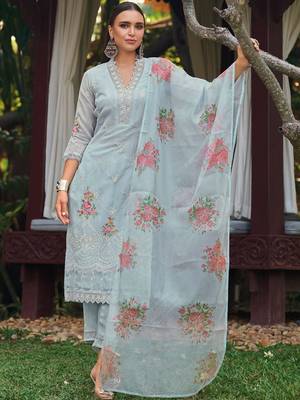 Women Floral Embroidered Regular Thread Work Kurta with Trousers & With Dupatta 3