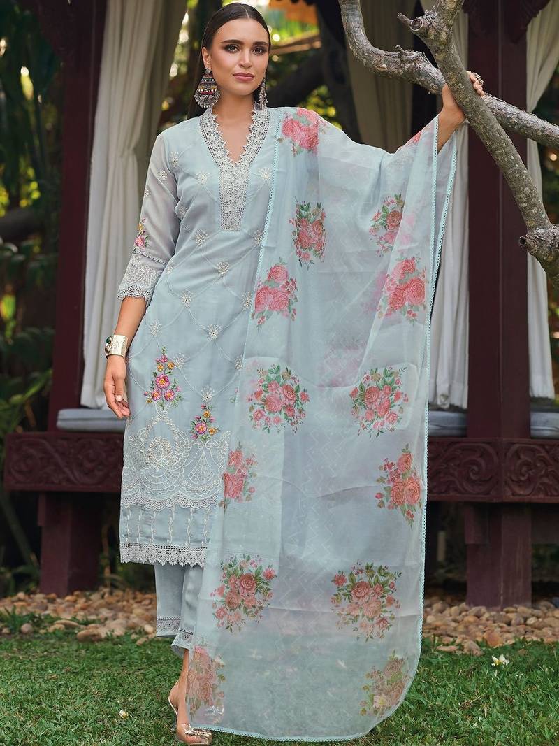 Women Floral Embroidered Regular Thread Work Kurta with Trousers & With Dupatta