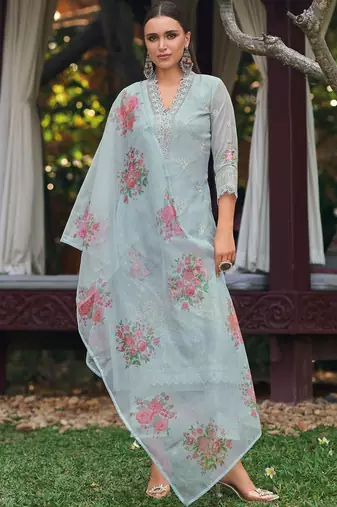 Women Floral Embroidered Regular Thread Work Kurta with Trousers & With Dupatta