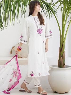 Women Floral Embroidered Regular Thread Work Pure Cotton Kurta with Trousers & With Dupatta 3