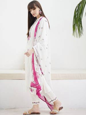 Women Floral Embroidered Regular Thread Work Pure Cotton Kurta with Trousers & With Dupatta 5