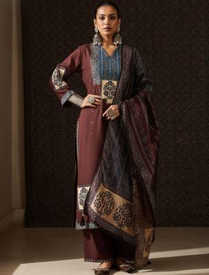 Women Ethnic Motifs Printed Regular Kurta with Trousers & With Dupatta 1