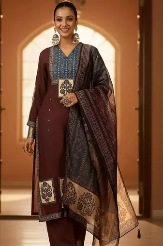 Women Ethnic Motifs Printed Regular Kurta with Trousers & With Dupatta