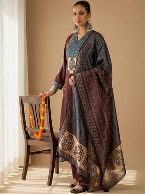Women Ethnic Motifs Printed Regular Kurta with Trousers & With Dupatta 4