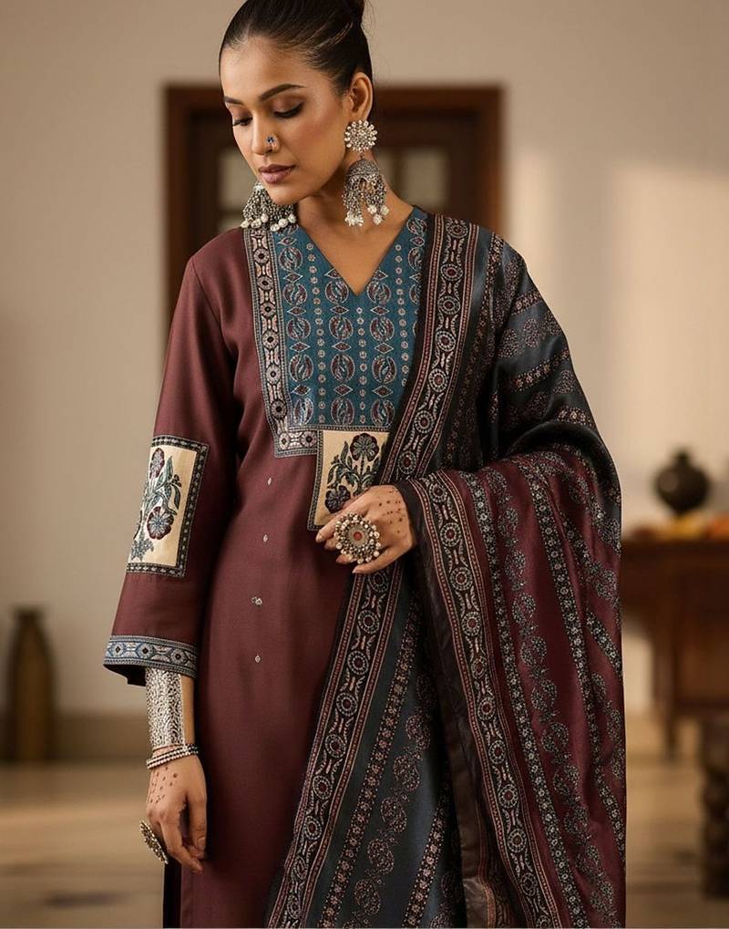 Women Ethnic Motifs Printed Regular Kurta with Trousers & With Dupatta