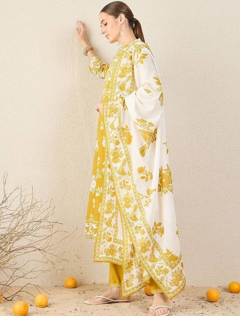 Floral Printed Straight Pure Cotton Kurta With Trousers & Dupatta