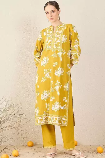 Floral Printed Straight Pure Cotton Kurta With Trousers & Dupatta