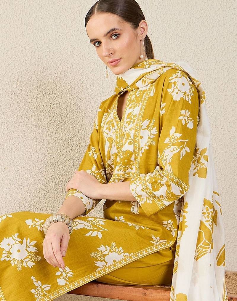 Floral Printed Straight Pure Cotton Kurta With Trousers & Dupatta