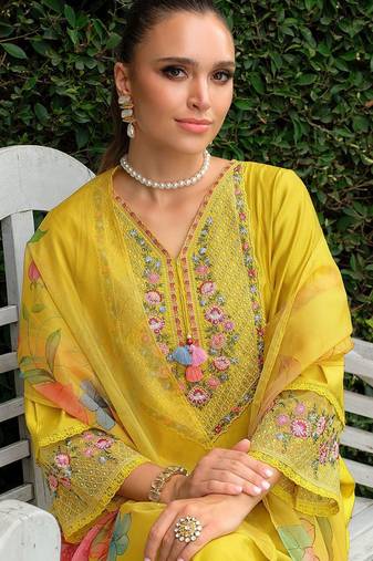 Floral Embroidered V-neck Thread Work Kurta With Trousers & Dupatta