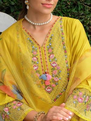 Floral Embroidered V-neck Thread Work Kurta With Trousers & Dupatta 3