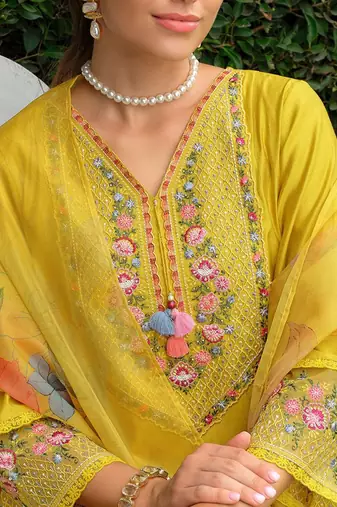 Floral Embroidered V-neck Thread Work Kurta With Trousers & Dupatta