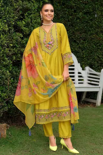 Floral Embroidered V-neck Thread Work Kurta With Trousers & Dupatta