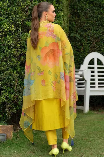 Floral Embroidered V-neck Thread Work Kurta With Trousers & Dupatta