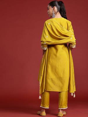 Floral Embroidered Sequinned Kurta With Trousers & Dupatta 6