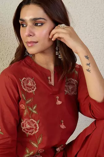 Floral Embroidered Mandarin Collar Thread Work Pure Cotton Kurta With Trousers