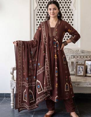 Women Floral Printed Regular Pure Cotton Kurta with Trousers & With Dupatta 5