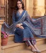 Women Floral Printed Regular Pure Cotton Kurta with Trousers & With Dupatta