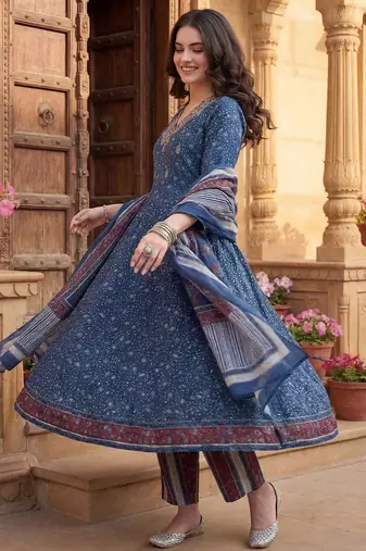 Women Floral Printed Regular Pure Cotton Kurta with Trousers & With Dupatta
