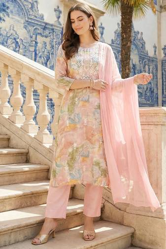Women Floral Printed Regular Thread Work Kurta with Trousers & With Dupatta