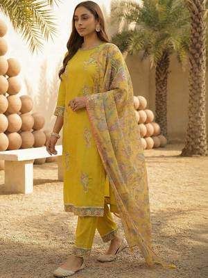 Women Floral Embroidered Regular Sequinned Kurta with Trousers & With Dupatta 2