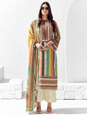 Women Printed Regular Kurta Trousers With Dupatta 1