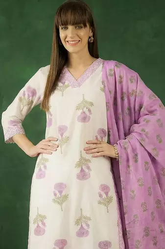 Women Floral Printed Regular Thread Work Pure Cotton Kurta with Trousers & With Dupatta