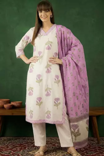 Women Floral Printed Regular Thread Work Pure Cotton Kurta with Trousers & With Dupatta