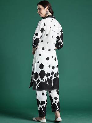 Women Printed Regular Pure Cotton Kurta with Trousers 3