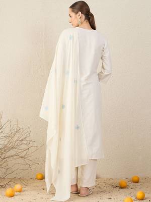 Women Floral Embroidered Cotton Kurta with Trousers & Dupatta 4