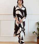 Women Floral Printed Regular Kurta with Trousers