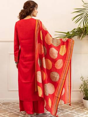Ethnic Motifs Embroidered Thread Work Kurta With Palazzos & Dupatta 4