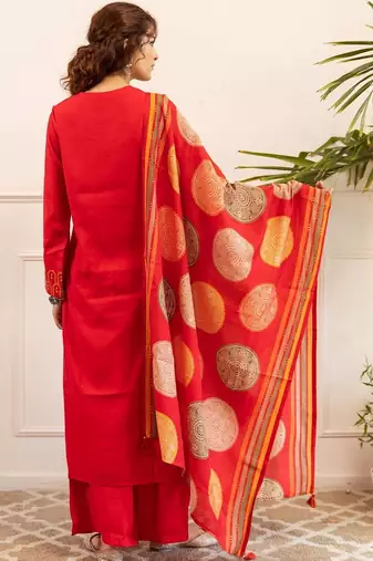 Ethnic Motifs Embroidered Thread Work Kurta With Palazzos & Dupatta