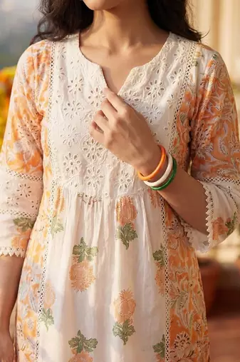 Women Floral Printed Regular Thread Work Pure Cotton Kurta with Trousers & With Dupatta