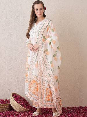 Women Floral Printed Regular Thread Work Pure Cotton Kurta with Trousers & With Dupatta 6