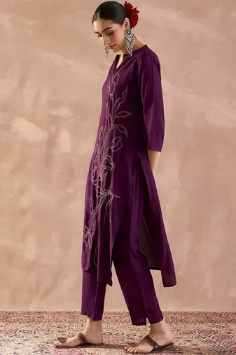Floral Embroidered Mandarin Collar Thread Work Straight Kurta With Trousers