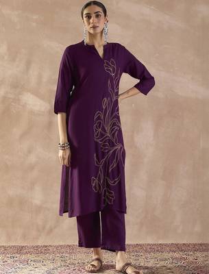 Floral Embroidered Mandarin Collar Thread Work Straight Kurta With Trousers 4