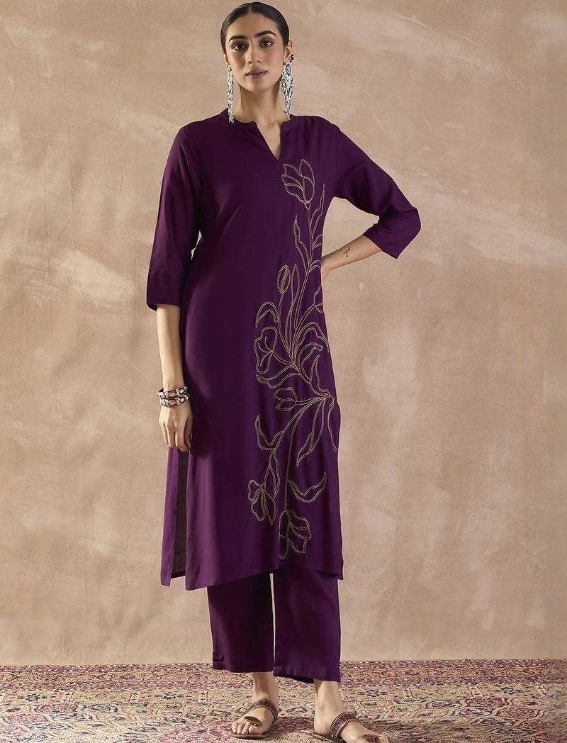 Floral Embroidered Mandarin Collar Thread Work Straight Kurta With Trousers