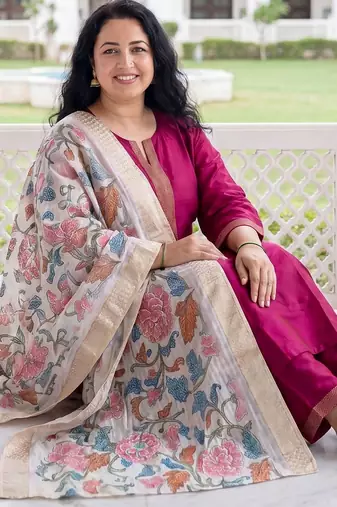 Women Regular Beads and Stones Kurta with Trousers & With Dupatta