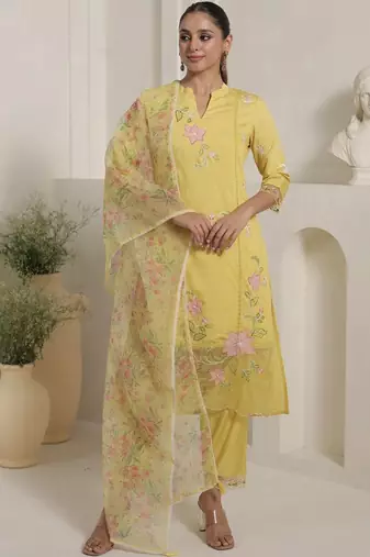 Women Floral Embroidered Regular Thread Work Kurta with Trousers & With Dupatta