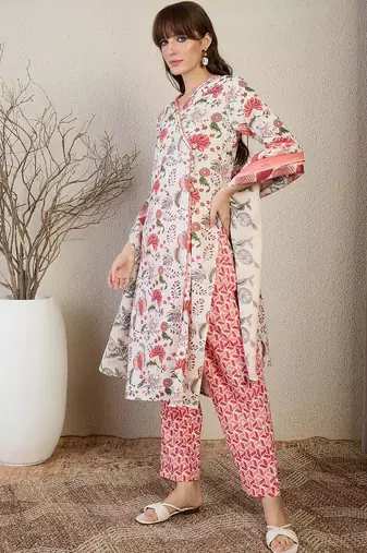 Women Floral Printed Cotton Kurta with Trousers & Dupatta