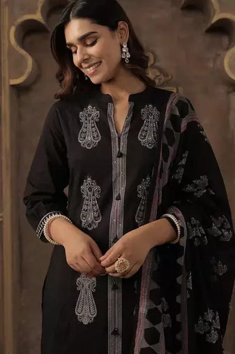 Embroidered Mandarin Collar Thread Work Pure Cotton Kurta With Trousers & Dupatta