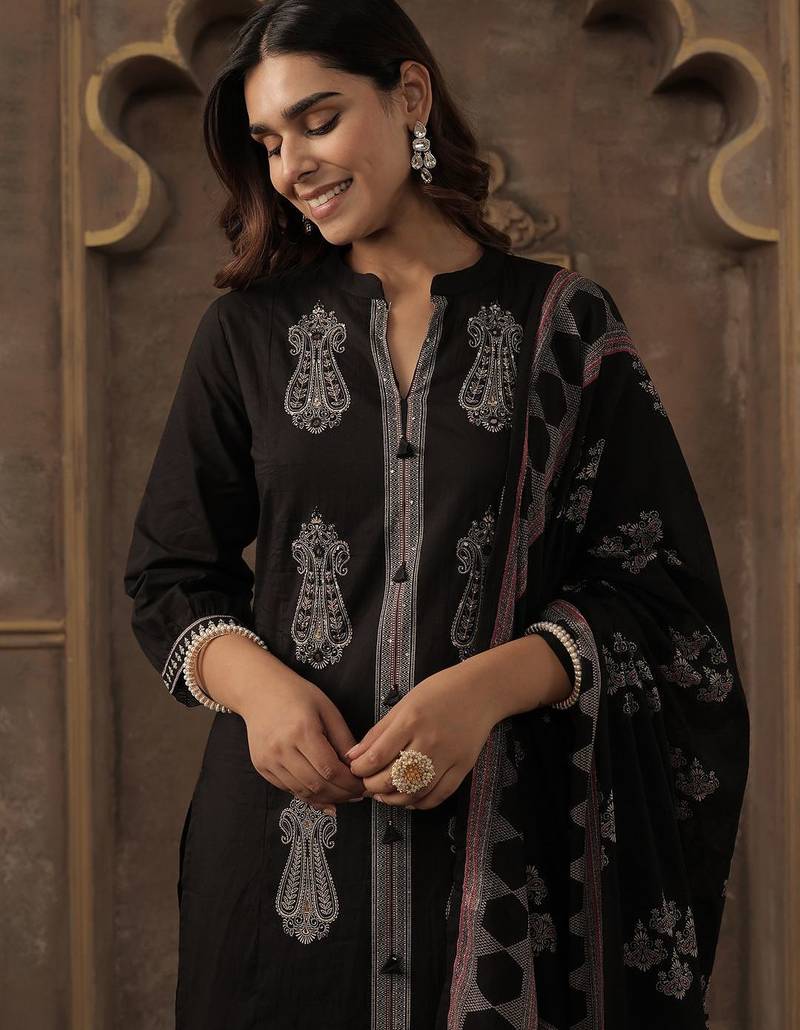 Embroidered Mandarin Collar Thread Work Pure Cotton Kurta With Trousers & Dupatta
