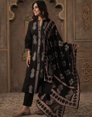 Embroidered Mandarin Collar Thread Work Pure Cotton Kurta With Trousers & Dupatta 2