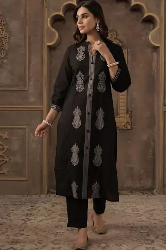 Embroidered Mandarin Collar Thread Work Pure Cotton Kurta With Trousers & Dupatta