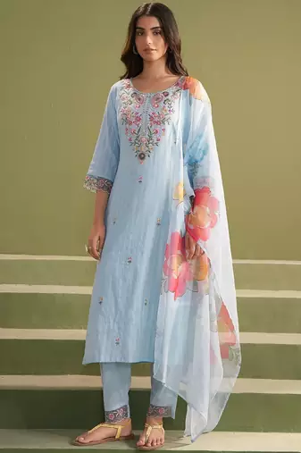 Women Ethnic Motifs Embroidered Thread Work Kurta with Trousers & With Dupatta