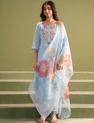 Women Ethnic Motifs Embroidered Thread Work Kurta with Trousers & With Dupatta 5